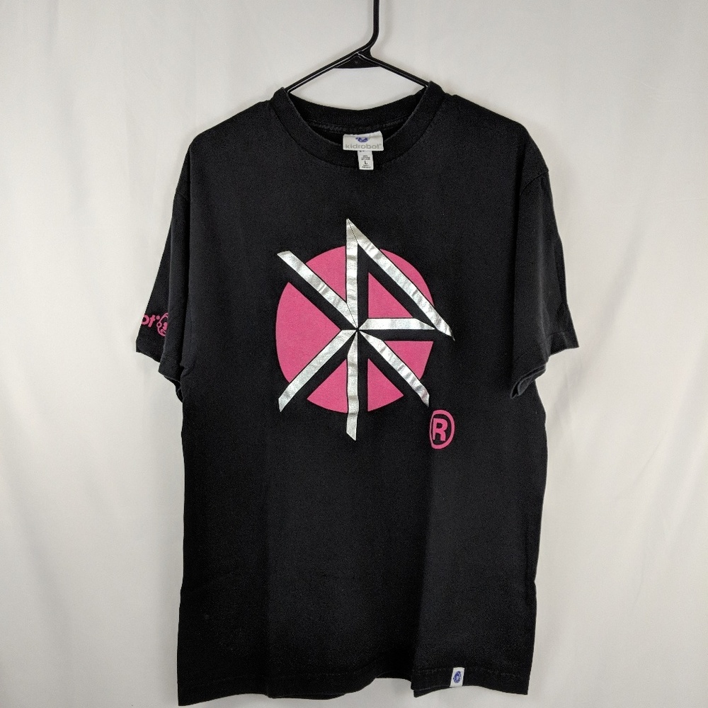 Kid Robot men's large black T-shirt logo